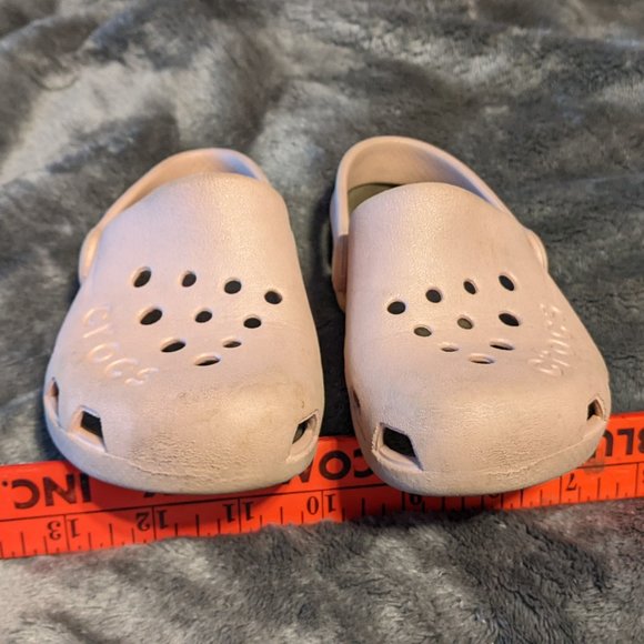 Crocs Pink Classic Clog Shoe Unisex Size C10 Waterproof Casual Slip-on - Picture 7 of 8